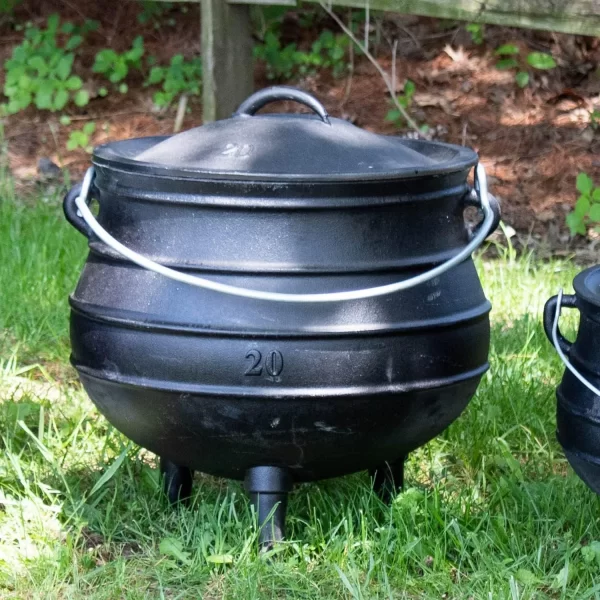 Campfire Cooking Kettle – Cast Iron je Dutch Oven With 3 Legs And Lid, 19.25 Inch, 14.75 Gallon